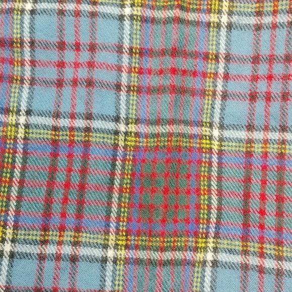 Ingles Buchan 100% lambswool scarf - Picture 3 of 7